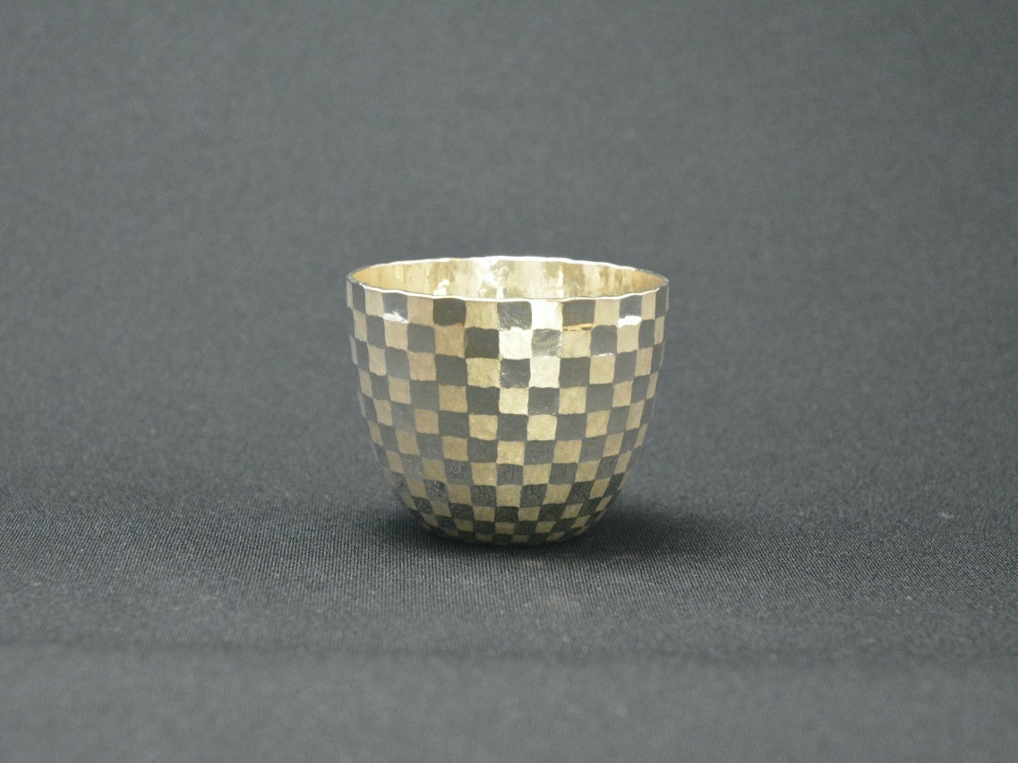 Drinking vessel, Checkered largr sake cup -Award-winning work Kenichiro Izumi,, Tokyo silverware, Metalwork