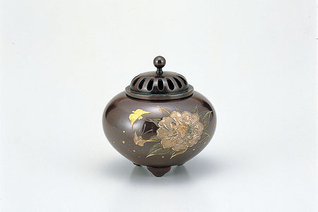 Ornament, Incense burner, Flattened round shape, Peony - Yoshihide Nousaku, Takaoka copperware, Metalwork