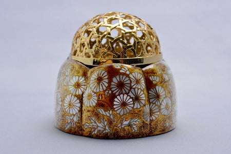Ornament, Incense burner, Mother-of-pearl inlay, Chrysanthemum Maki-e, Gold-plated - Sanao Matsuda, Echizen lacquerware