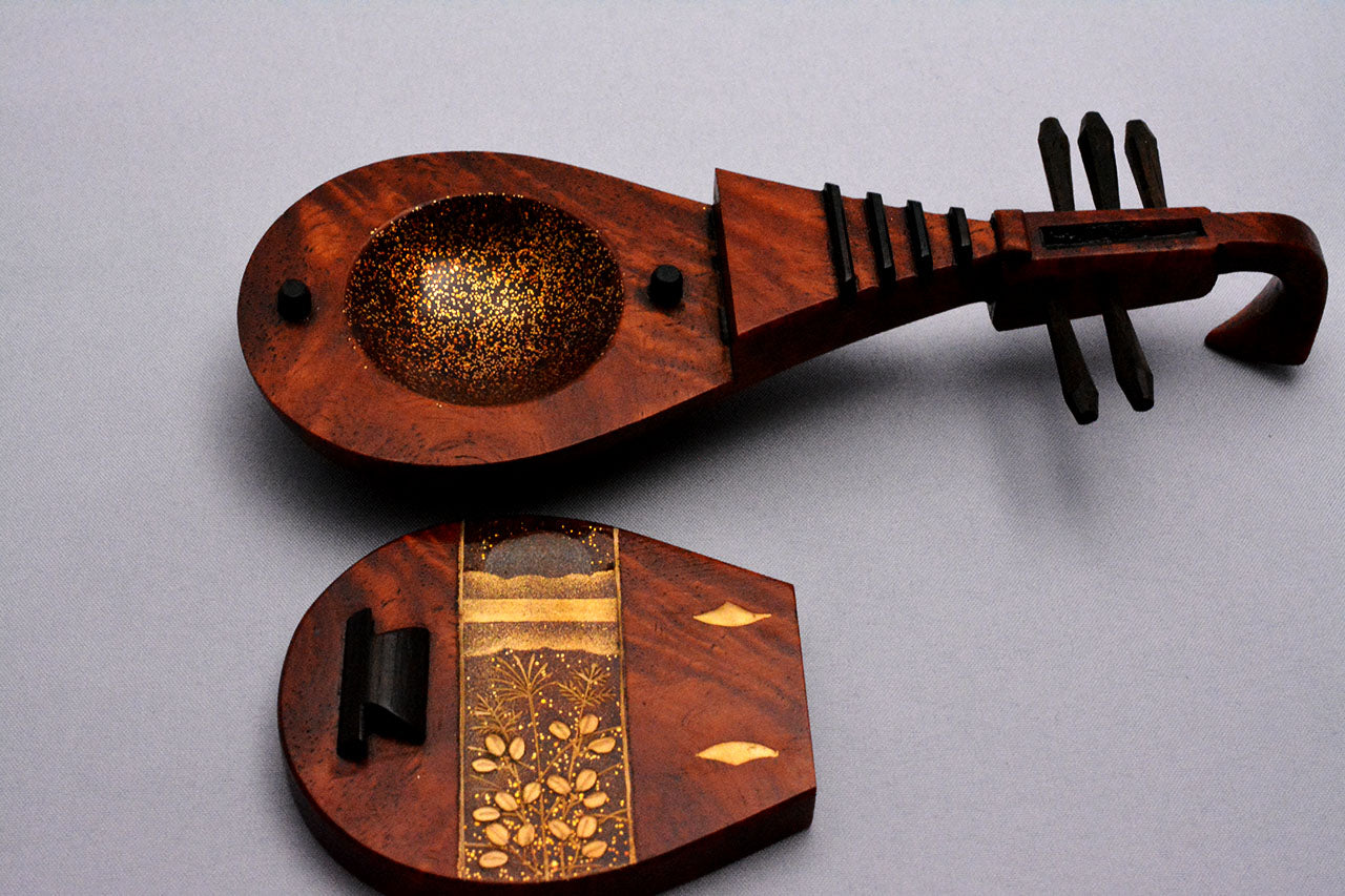 Tea ceremony utensils, Incense container, Biwa shape - Sanao Matsuda, Echizen lacquerware