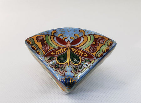 Box, Porcelain container, Butterfly design - Naomi Mori Imari ware, Arita ware, Ceramics