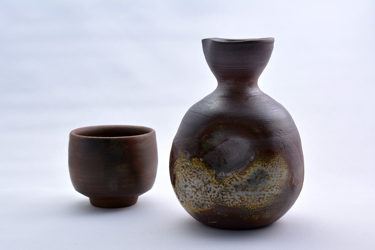 Drinking vessel, Sake bottle, Sparrow's beak - Gorobee-kiln, Bizen ware, Ceramics