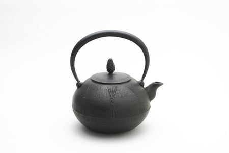 Tea supplies, Iron kettle, Round shape, Pine, 1.2L - Kazushi Kanno, Nambu ironware, Metalwork