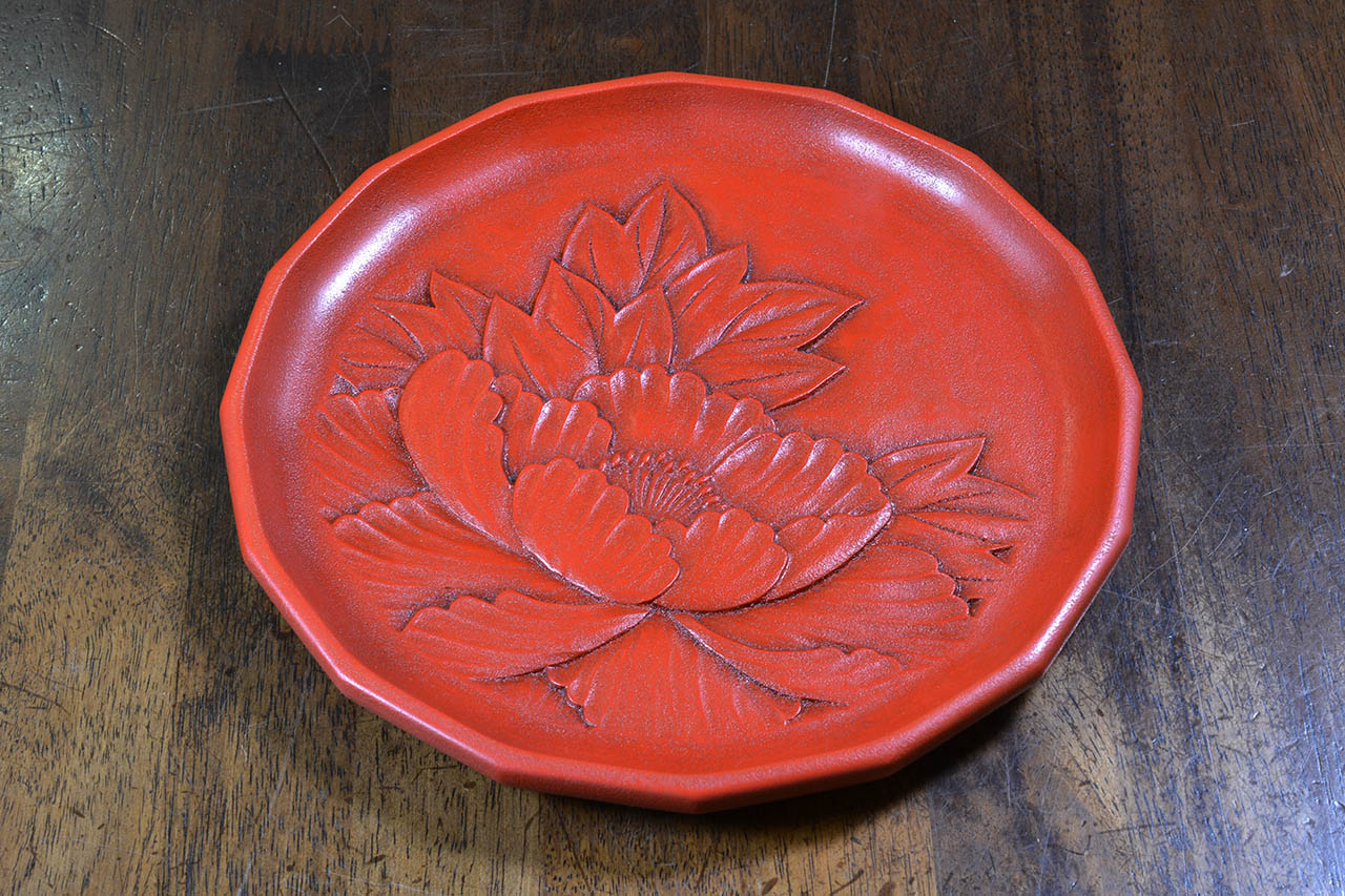Table accesaries, Flower shape tray, Peony carving, 7-sun size - Toshiki Ozono, Kamakura carved lacquerware