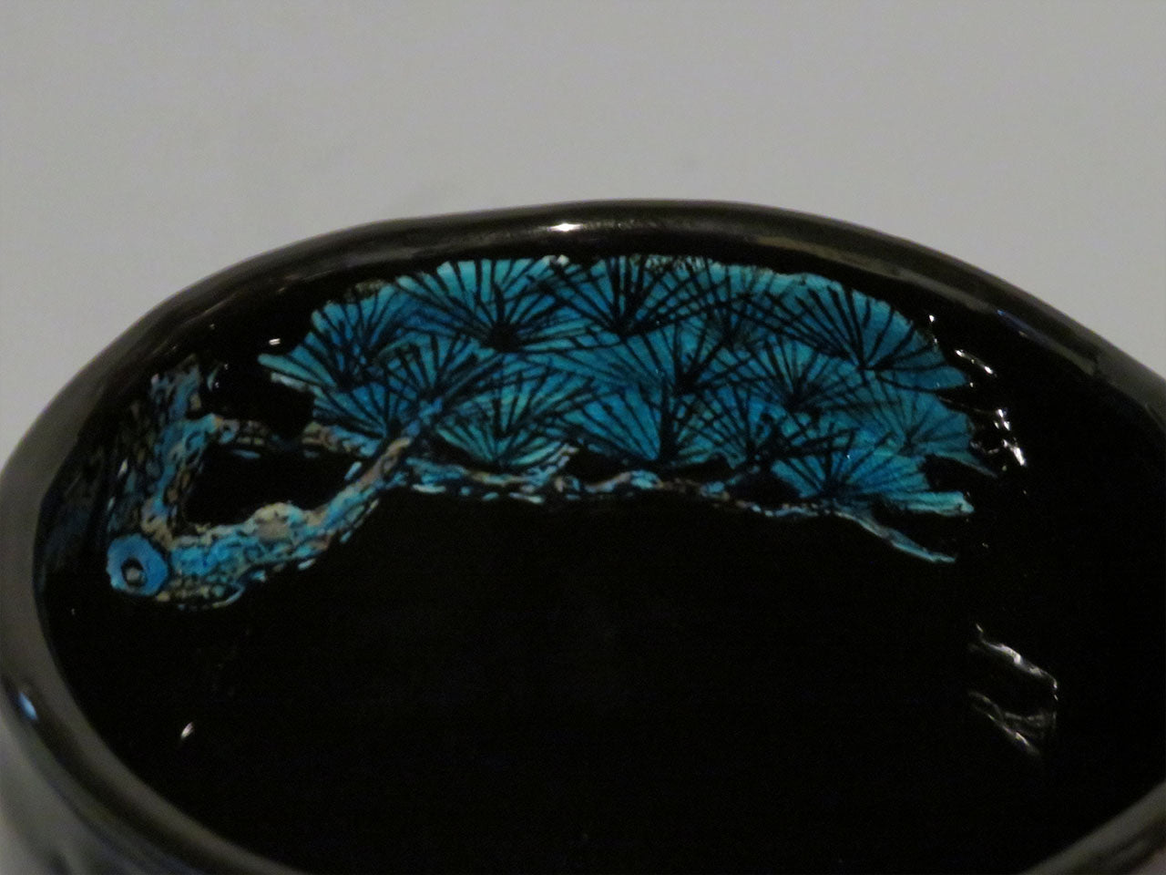 茶道用品 黑釉松波纹茶碗 手绘 山口义博 九谷烧 陶瓷器