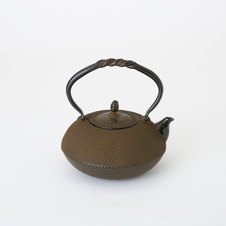 Tea supplies, Iron kettle Flat and round shape Arare No.15, 1.5L, Nambu ironware, Metalwork