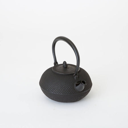 Tea supplies, Iron kettle Round shape Arare No.10, 1.3L, Yamagata cast iron, Metalwork