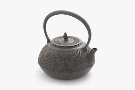 Tea supplies, Iron kettle Koma shape 2.0L, Induction cooker compatible - Chobun Hasegawa, Yamagata cast iron, Metalwork