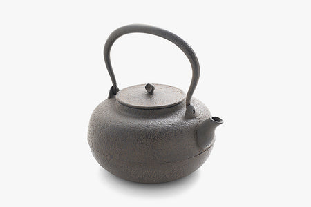 Tea supplies, Iron kettle Ancient round and flat shape 1.5L, Induction cooker compatible - Chobun Hasegawa, Yamagata cast iron, Metalwork