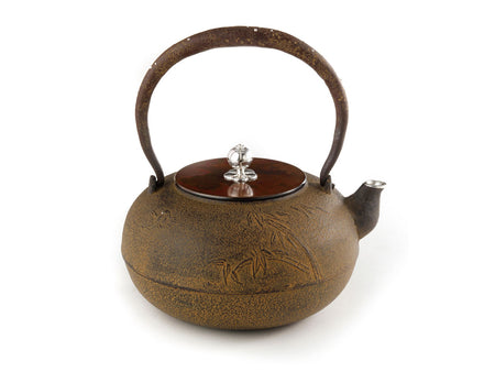 Tea supplies, Iron kettle, Flat round Bamboo and sparrow pattern 1.2L - Seiko Sato, Yamagata cast iron, Metalwork