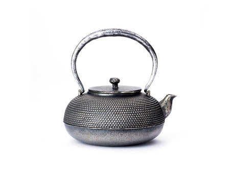 Tea supplies, Iron sand kettle, Flat round Arare pattern 1.1L - Seiko Sato, Yamagata cast iron, Metalwork